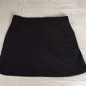 Athleta Chelsea Cargo skort size 4